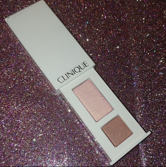 CLINIQUE All About Eye Shadow Duo MINI in ''STRAWBERRY FUDGE'' (.06oz/1.7g) - Picture 3 of 4